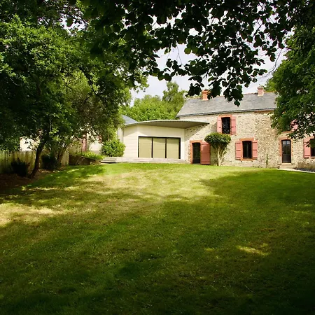 Grande Renovee Avec Parking Et Espace Detente - Fr-1-306-1303 Malville