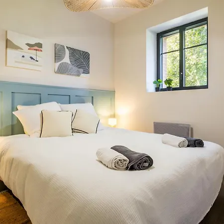 Grande Renovee Avec Parking Et Espace Detente - Fr-1-306-1303 Malville