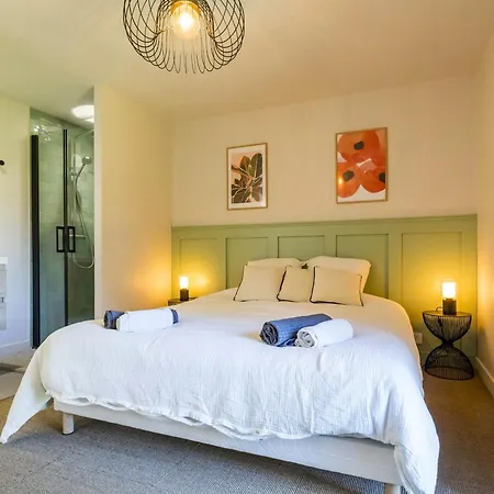 Grande Renovee Avec Parking Et Espace Detente - Fr-1-306-1303