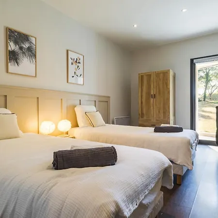 Grande Renovee Avec Parking Et Espace Detente - Fr-1-306-1303 * Malville