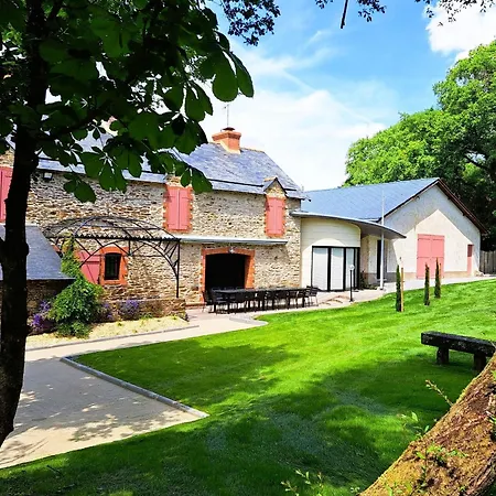 Grande Renovee Avec Parking Et Espace Detente - Fr-1-306-1303 *