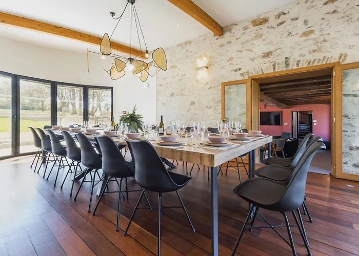 Grande Renovee Avec Parking Et Espace Detente - Fr-1-306-1303 *