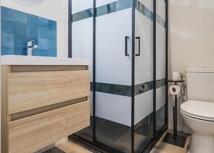 Grande Renovee Avec Parking Et Espace Detente - Fr-1-306-1303