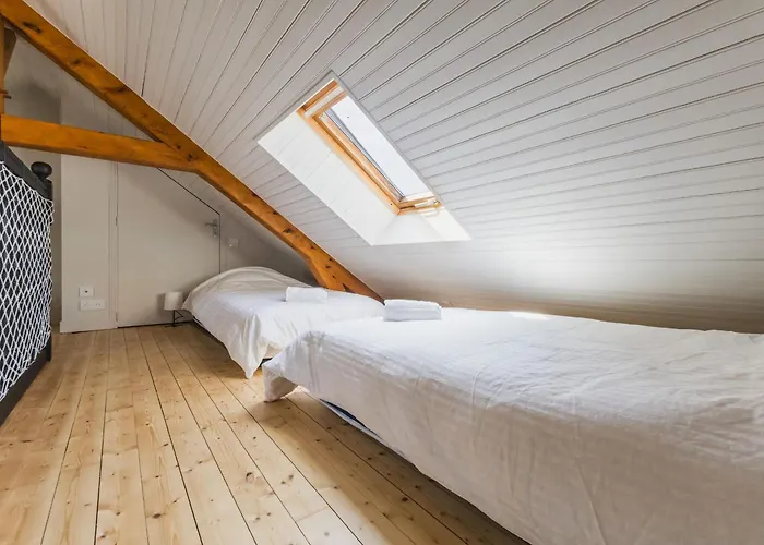 Grande Renovee Avec Parking Et Espace Detente - Fr-1-306-1303