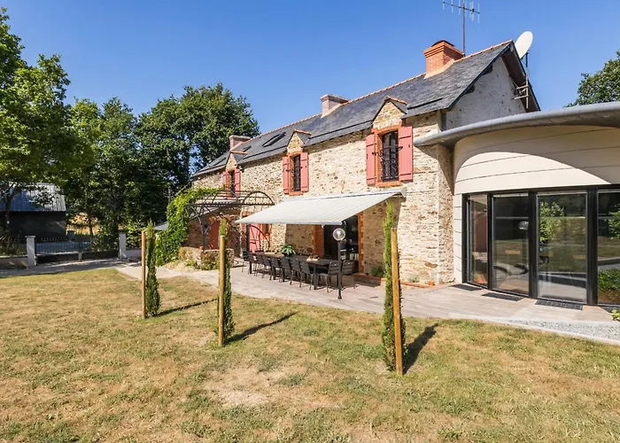 Grande Renovee Avec Parking Et Espace Detente - Fr-1-306-1303 *